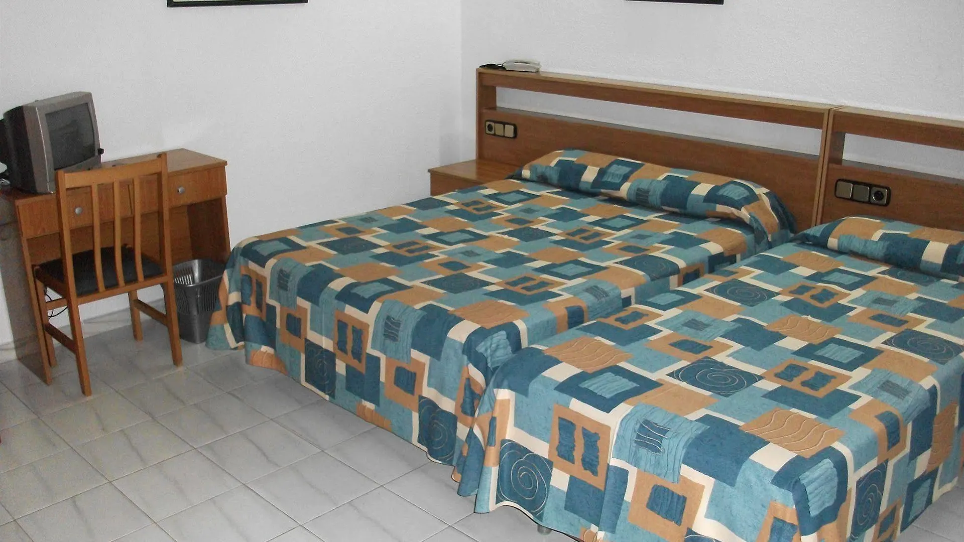 Nautilus Hotel Roses 3*,  Spanje